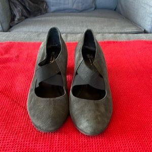 Beautiful Suede shoes. Size 7